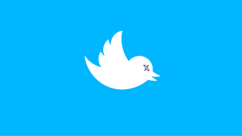 Der Twitter-Vogel auf blauem Hintergrund. Der Vogel befindet sich im Sinkflug. Seine Augen sind das X-Logo.